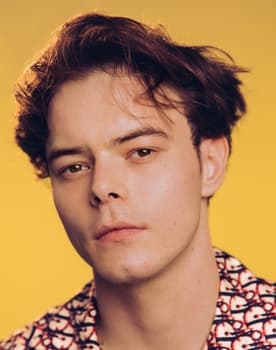 Charlie Heaton Charlie Heaton